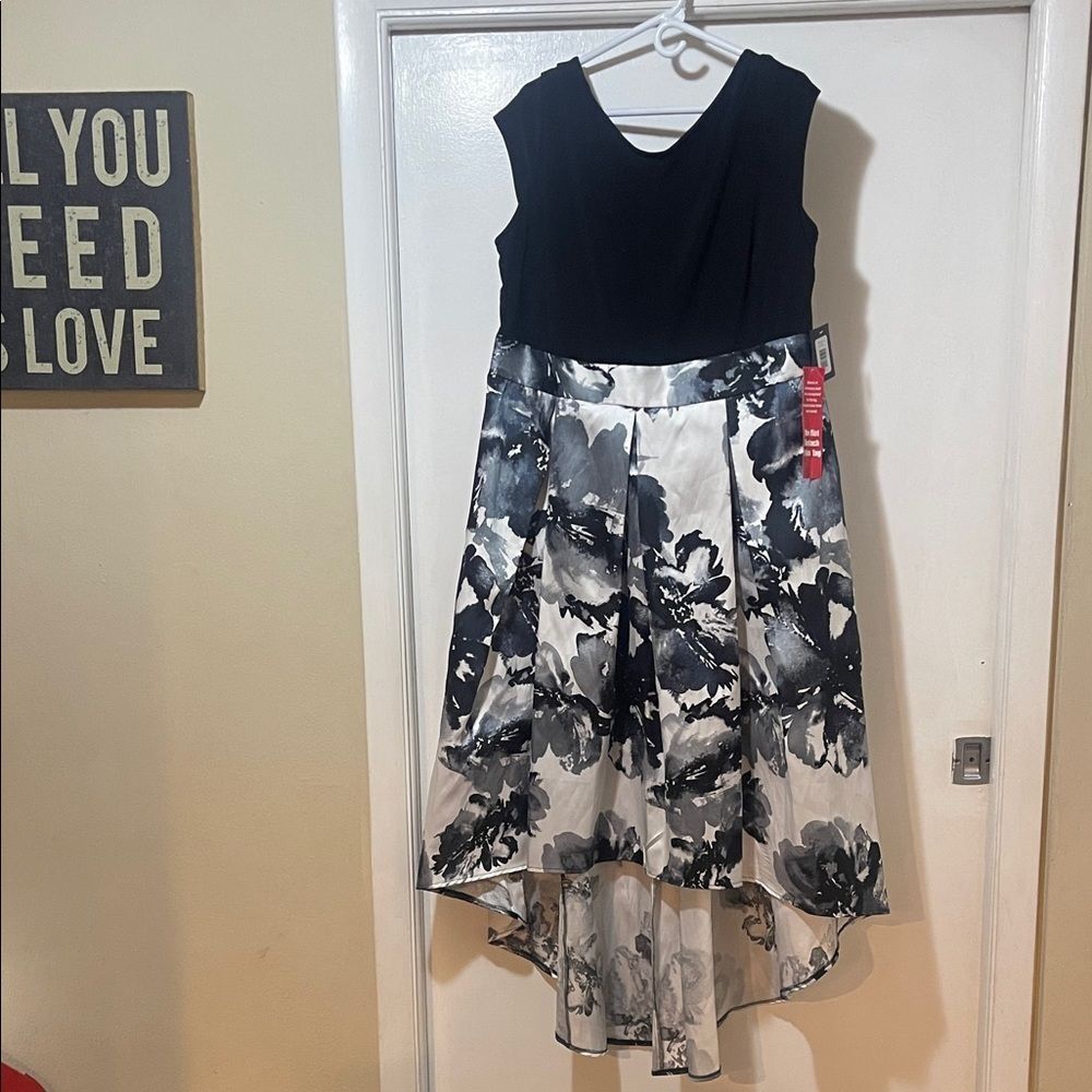 Marina  Black and White Floral High-Low Dress NWT size 18 W
